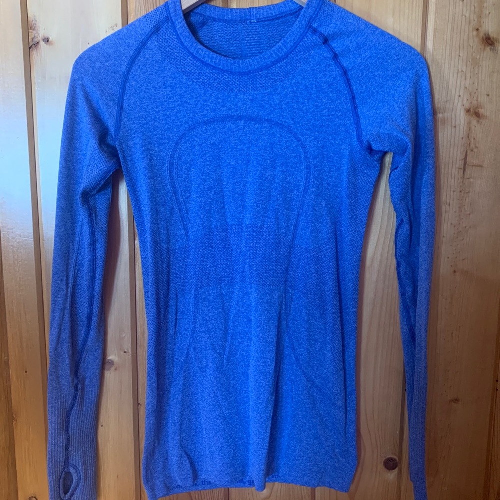 Size 4 I believe LULULEMON